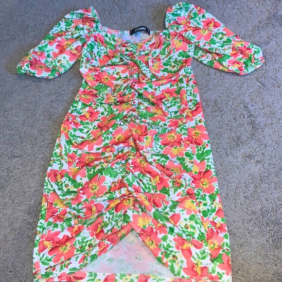 Missguided Dresses & Skirts - Missguided floral sinch dress